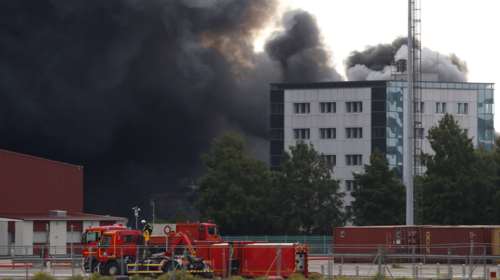 Κατασβέσθηκε η πυρκαγιά που είχε εκδηλωθεί σε εργοστάσιο στη Γαλλία