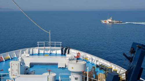 Τραγωδία στις Οινούσσες με ανατροπή λέμβου: 7 νεκροί, ανάμεσά τους 5 παιδιά