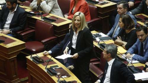 Μύδροι από Γεννηματά - Λοβέρδο: Πολιτική σκευωρία η Novartis