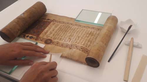 Μια ματιά στη συντήρηση των χειρογράφων στην ΕΒΕ