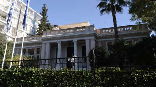 Σύσκεψη Μαξίμου: Άμεση εμπλοκή του ΥΠΕΣ στο μεταναστευτικό