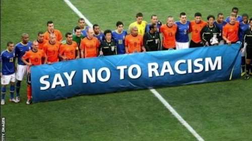 Η σκιά του ρατσισμού &amp; της ομοφοβίας πάνω από τα γήπεδα