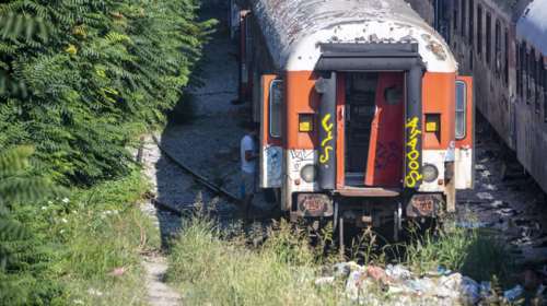 Θεσσαλονίκη: Καθυστερήσεις σε δρομολόγια του ΟΣΕ λόγω φωτιάς σε βαγόνια