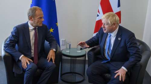 Tουσκ κατά Τζόνσον: Ανόητο παιχνίδι αλληλοκατηγοριών