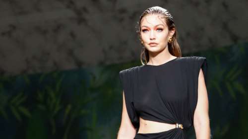 Τζίτζι Χαντίντ: Περπάτησε στην πιο διαφορετική πασαρέλα της ζωής της