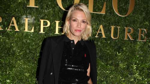 H κόρη της Βίκυς Καγιά «έδωσε» τη μαμά της: Στο σπίτι φοράει μόνο...