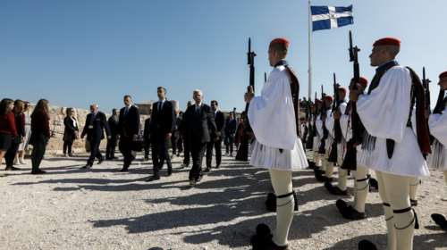 Απελευθέρωση Αθήνας: Επετειακή έπαρση σημαίας στην Ακρόπολη