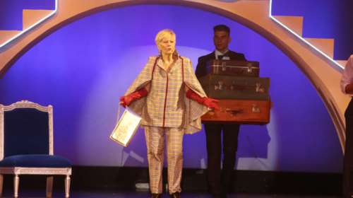 Η θρυλική Ερρικα Μπρόγιερ επιστρέφει στην Παριζιάνα στα 77 της