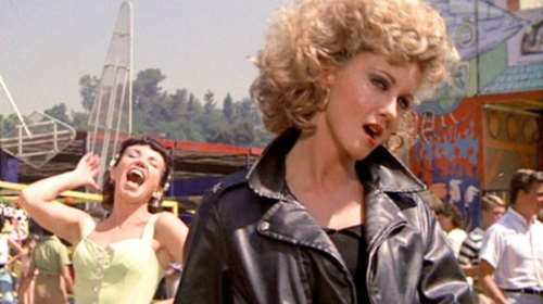 Στο &quot;σφυρί&quot; το δερμάτινο σύνολο της Ολίβια Νιούτον-Τζον από το Grease