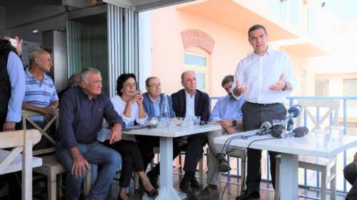 Τσίπρας στα Χανιά: Συναντάμε τον κόσμο που 8 χρόνια μας στηρίζει (φωτό)