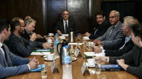 Συμφωνία στη διακομματική για την ψήφο των αποδήμων