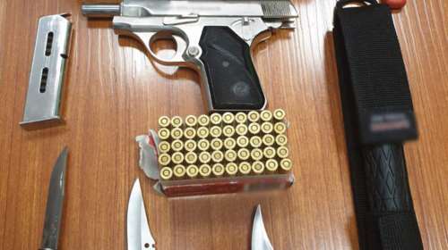 Οπλοστάσιο στο σπίτι χούλιγκαν που ήταν στα επεισόδια στου Ρέντη