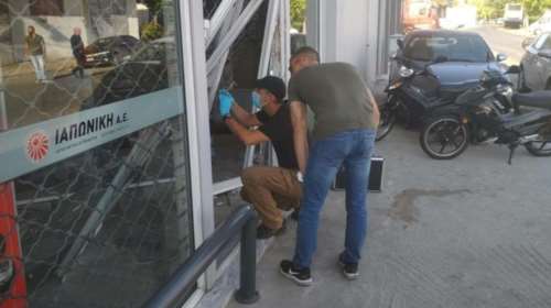 Εξαρθρώθηκε η σπείρα που μπούκαρε με κλεμμένα αυτοκίνητα σε μαγαζιά