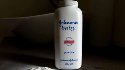 Φαρμακεία αποσύρουν ταλκ της Johnson &amp; Johnson  για αμίαντο