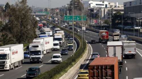 Σοβαρό τροχαίο στην Αττική Οδό - Ένας τραυματίας