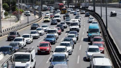 Ουρές χιλιομέτρων στον Κηφισό λόγω τροχαίου στη Ν. Φιλαδέλφεια