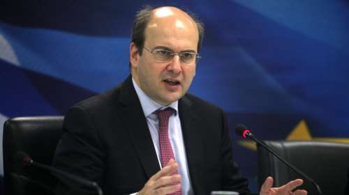 Χατζηδάκης για ΔΕΗ: Μείωση υπαλλήλων, τέλος η μονιμότητα