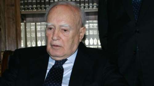 Ο Κάρολος Παπούλιας για τον Σήφη Βαλυράκη- Του έχω θυμώσει που έφυγε πρώτος