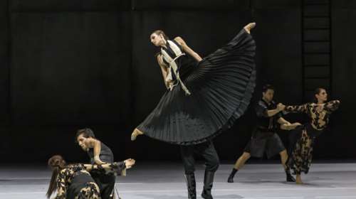 ΕΛΣ: Ο Κωνσταντίνος Ρήγος χορογραφεί Μάνο Χατζιδάκι