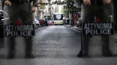 Σε εκκένωση υπό κατάληψη κτιρίου στη Λάρισα προχώρησε η ΕΛΑΣ