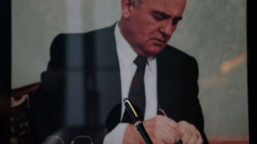 Ο Σταϊνμάγερ ευχαριστεί τον Γκορμπατσόφ για την επανένωση της Γερμανίας