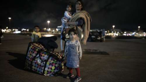 Στον Πειραιά το &quot;Νήσος Σάμος&quot; με 75 πρόσφυγες και μετανάστες