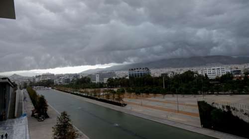 Ισχυρές καταιγίδες και συννεφιά σε όλη την Ελλάδα