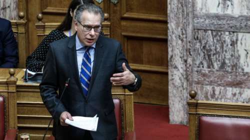 Κουμουτσάκος: Με μπύρες και κοψίδια δεν ασκείται μεταναστευτική πολιτική