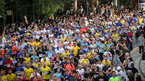 Μαραθώνιος: Μεγάλη κίνηση &amp; μποτιλιάρισμα-Σε ισχύ οι ρυθμίσεις της Τροχαίας