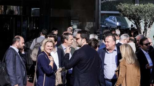 «Γαλάζιες» γκρίνιες, κόντρες και παρασκήνιο στην Κ.Ο της ΝΔ