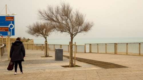 Αυξημένη σκόνη και τοπικές λασποβροχές στην Αθήνα τη Δευτέρα