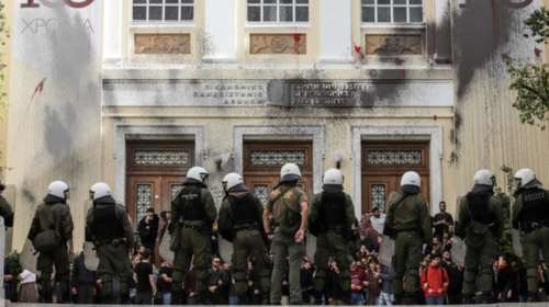 Κυβέρνηση: «Ο ΣΥΡΙΖΑ φλερτάρει με τους μπαχαλάκηδες και γυρίζει στο 3%»