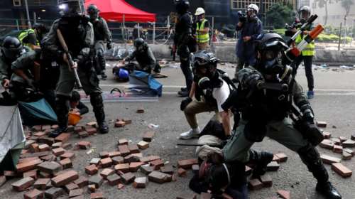 Χονγκ Κονγκ: Αυτοσυγκράτηση και αποκλιμάκωση ζητά η ΕΕ