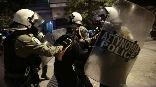 Επεισόδια στα Εξάρχεια: Ανήλικοι ανάμεσα στους συλληφθέντες