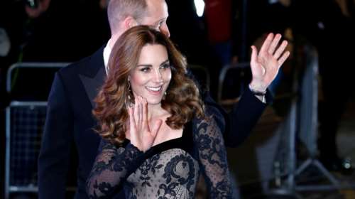 Με τη λάμψη της βασίλισσας: Η Κέιτ με μαύρη δαντέλα Alexander McQueen