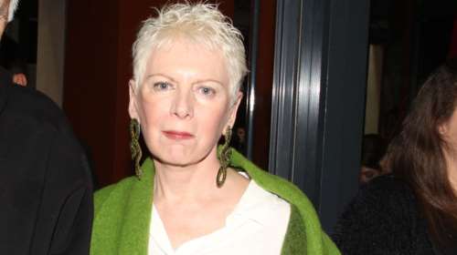 Εξαλλη η Ακρίτα στο facebook: Δεν χρησιμοποιώ λιμουζίνες