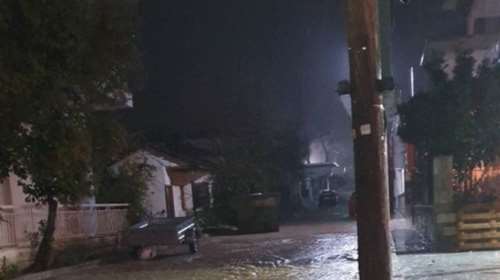 Θεομηνία στη Χαλκιδική-Απεγκλωβίστηκαν δύο γυναίκες