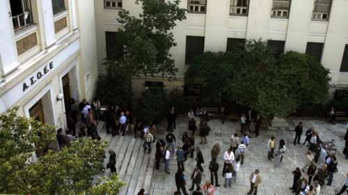 Εισβολή αντιεξουσιαστών και ξύλο σε συνέλευση στην ΑΣΟΕΕ