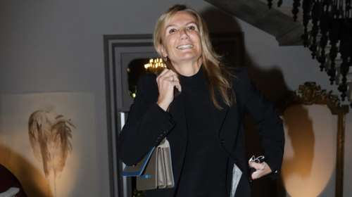 Η Μαρέβα με ροκ λουκ στη γαλλική πρεσβεία