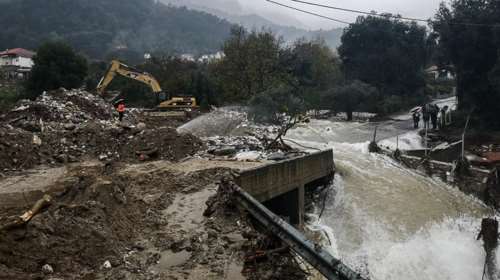 Εικόνες καταστροφής στη Θάσο - Μετράει τις πληγές του το νησί