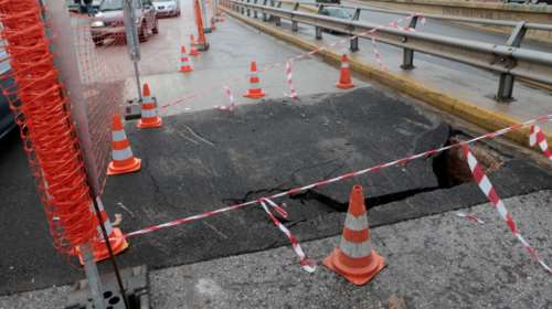 Απέραντη λίμνη και καθίζηση στη Χαμοστέρνας [εικόνες]