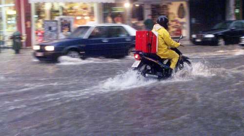 Βροχές &amp; καταιγίδες σε όλη τη χώρα