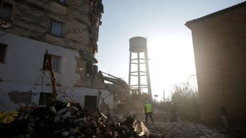 Μαρτυρία σοκ: «Ξυπνήσαμε έντρομοι, ο σεισμός δεν σταματούσε»