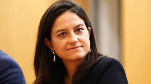 Το μαθητικό πρόγραμμα "Εικονική Επιχείρηση" εξήρε η υπουργός Νίκη Κεραμέως