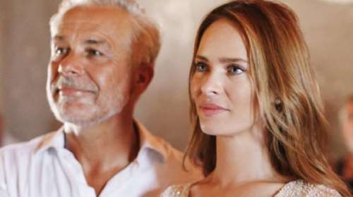 Ο Χάρης Χριστόπουλος φωτογραφίζεται με την Ανίτα Μπραντ λίγο πριν γεννήσει [Εικόνες]