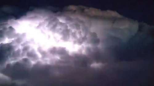 Εντυπωσιακό: Ο «Γηρυόνης» μέσα από πιλοτήριο αεροπλάνου