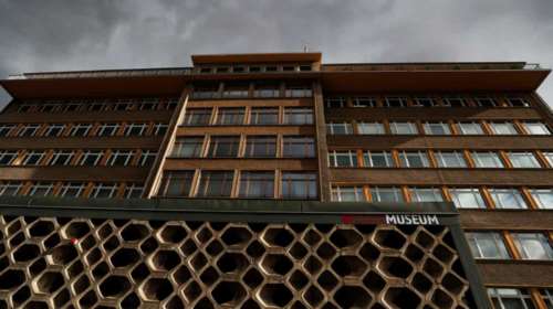 Έκλεψαν μετάλλια και κοσμήματα μεγάλης αξίας από το μουσείο της Στάζι