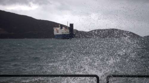 Συναγερμός για ακυβέρνητο πλοίο μεταξύ Λέσβου και Σκύρου