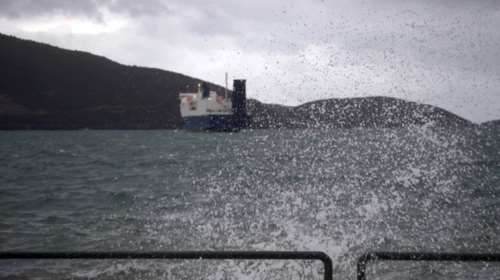 Πήρε κλίση το πλοίο ανοιχτά της Λέσβου, διασώθηκε το πλήρωμα