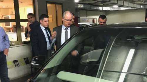 Test drive ηλεκτρικών αυτοκινήτων στο γκαράζ της Βουλής